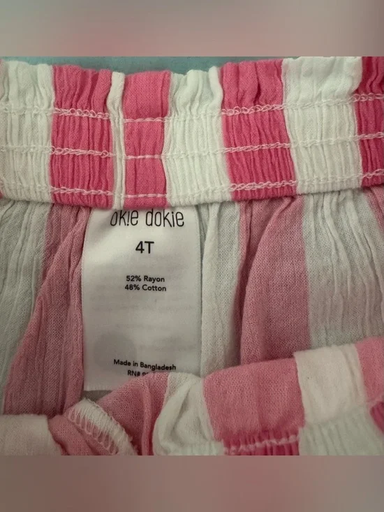 Disney Girls Minnie & Daisy Beige Top with Pink-and-White Striped Shorts - Picture 7 of 9